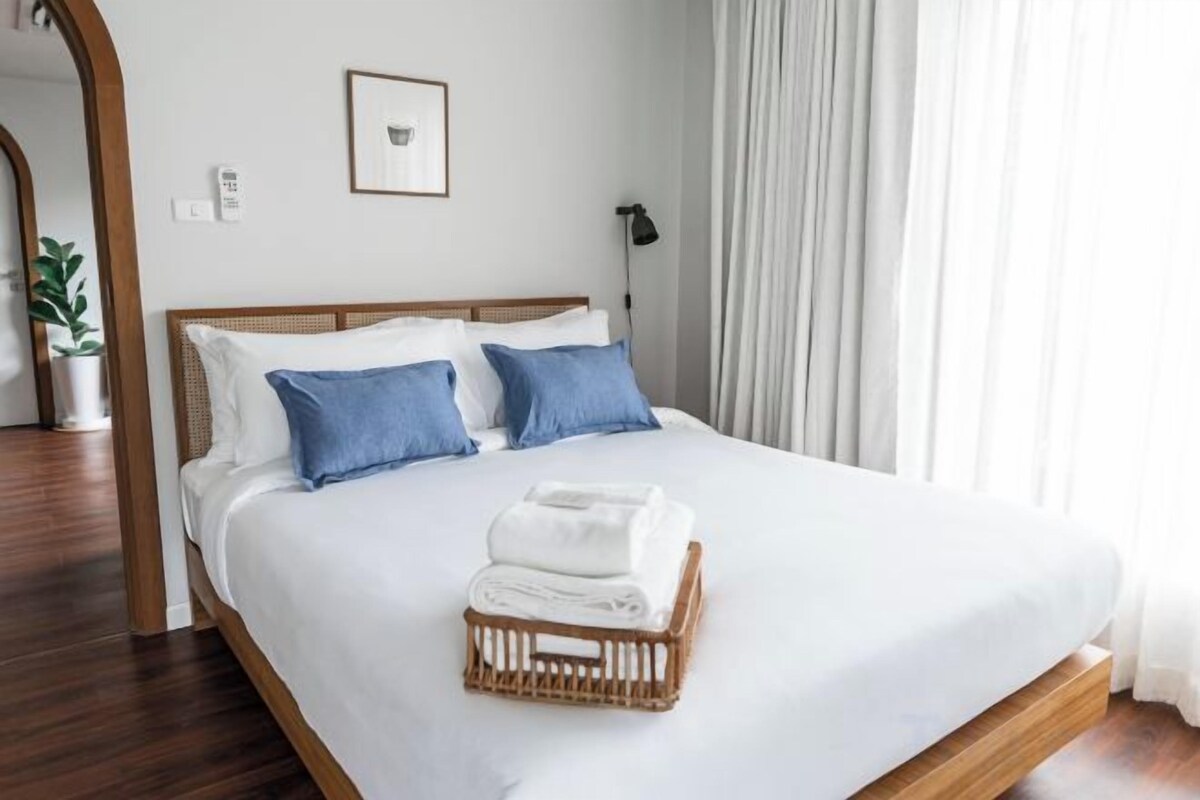 Egyptian cotton sheets, premium bedding, down comforters