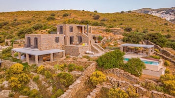 Kiến trúc tòa nhà