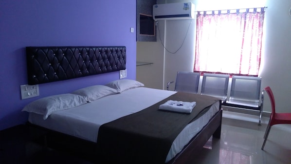 In-room safe, blackout curtains, rollaway beds, free WiFi