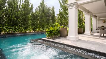Garden Suite | 1 bedroom, minibar, in-room safe, desk