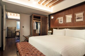 Garden Suite | Minibar, in-room safe, desk, soundproofing