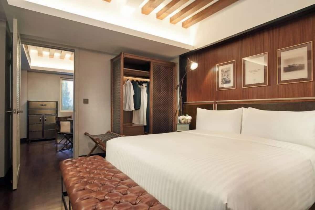 1 dormitorio, minibar, caja fuerte y escritorio