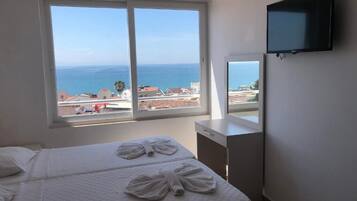 1 bedroom, in-room safe, desk, soundproofing