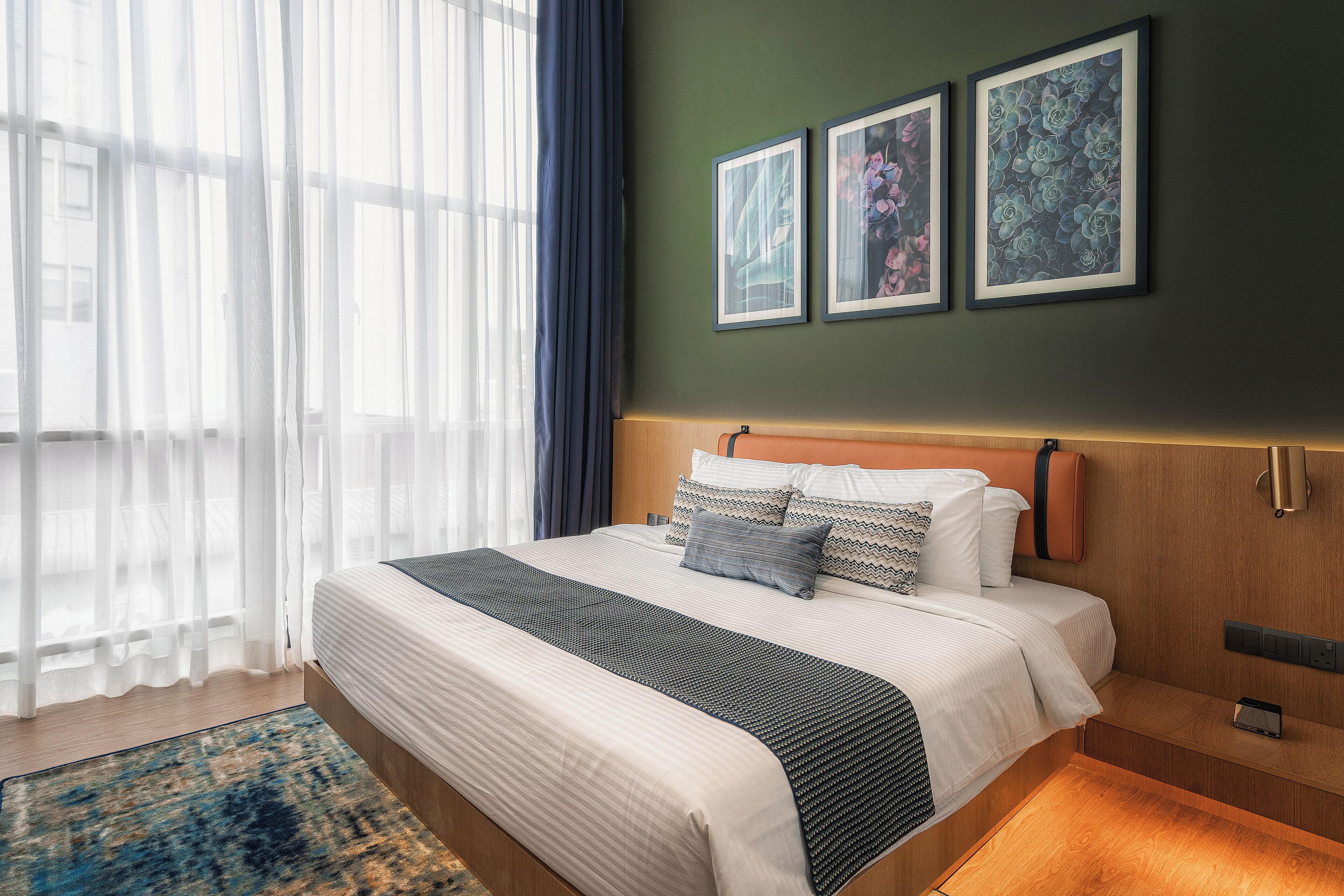 executive loft, 2 bedrooms | minibar, in-room safe, desk, laptop workspace