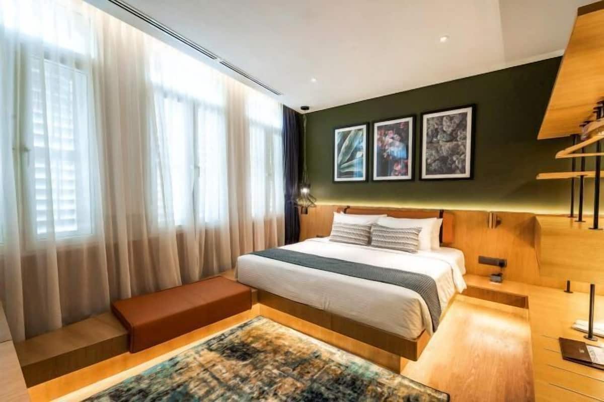 Minibar, una cassaforte in camera, una scrivania, postazione laptop