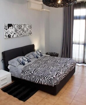 Habitación triple, baño privado | Wifi gratis y ropa de cama 