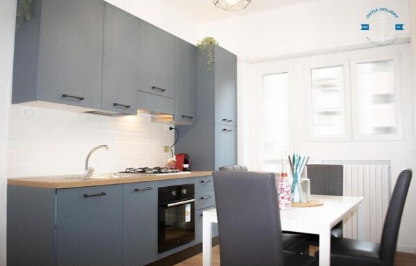Double or Twin Room, Private Bathroom | Private kitchen