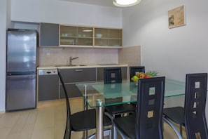 Apartment, 2 Queen Beds, Sea View H2 | Cuisine privée