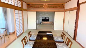 In-room safe, individually decorated, individually furnished, desk