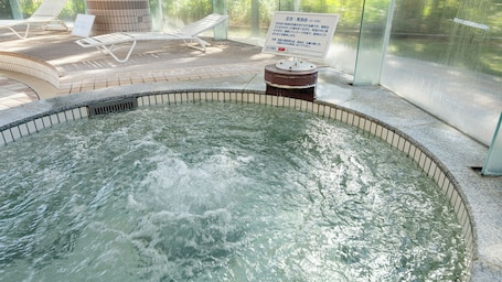 室内 SPA 浴缸