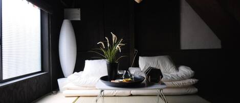 Private Vacation Home | Free WiFi, bed sheets