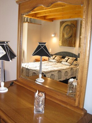 Individually decorated, individually furnished, free cots/infant beds