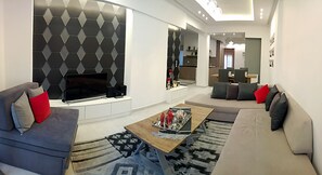 Luxury Apartment (Narcissus) | Living room | Flat-screen TV - Narcissus Luxury Apt Must (Thessaloniki)
