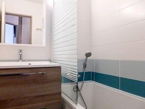 Bathroom - Jonquilles by Interhome (Chamonix)