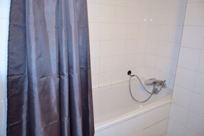 Deep soaking bathtub - Le Relais du Bois Perché (Aspet)