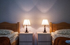 Standard Triple Room | Iron/ironing board, rollaway beds, free WiFi, bed sheets - Family Hotel Mountain Scream (Tbilisi)