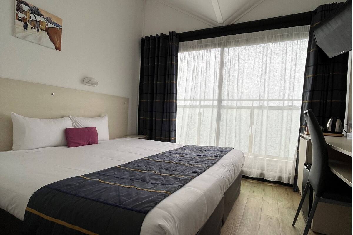 Standard Double Room, 1 King Bed | Desk, laptop workspace, blackout drapes, iron/ironing board (on request)