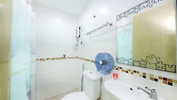 Suihku, ilmaiset hygieniatuotteet, bidee, pyyhkeet