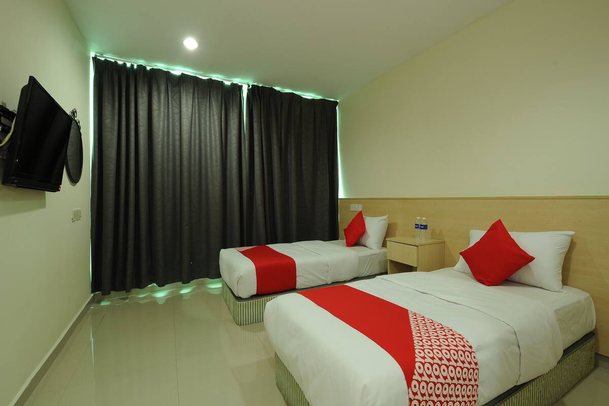 ห้องดีลักซ์ทวิน, เตียงเดี่ยว 2 เตียง | โต๊ะทำงาน, เตารีด/โต๊ะรีดผ้า, Wi-Fi ฟรี, ผ้าปูที่นอน