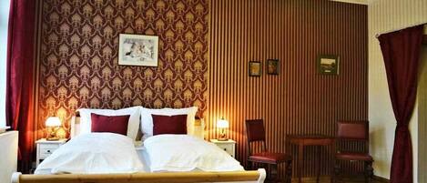 Seprai antialergi, minibar, brankas, dan didekorasi berbeda-beda
