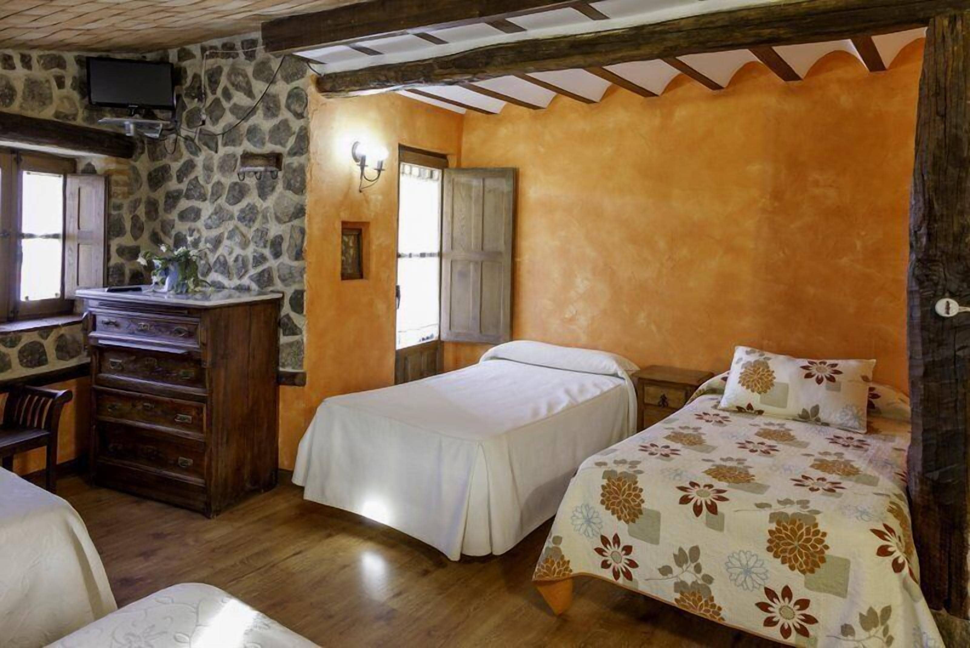 Habitación cuádruple | 1 dormitorio, cunas gratuitas, camas supletorias y wifi gratis