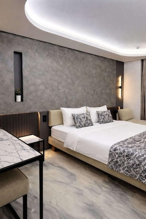 Deluxe Room | Hypo-allergenic bedding, in-room safe, desk, laptop workspace - Medi Hotel (Atakum)