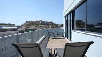 Deluxe Room, Balcony (Acropolis view)