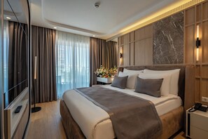 Hochwertige Bettwaren, Select-Comfort-Betten, Minibar, Schreibtisch