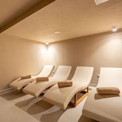 Sauna, vasca idromassaggio, bagno turco, trattamenti per il corpo