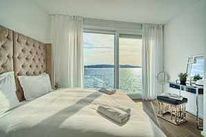 Beach/ocean view - Livingstone Beach House (Trogir)