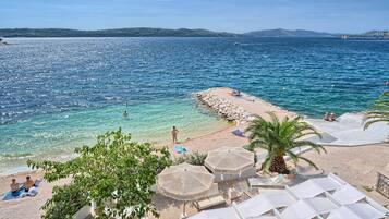 Premium Villa, 4 Bedrooms, Terrace, Sea View | Hochwertige Bettwaren, individuell dekoriert, individuell eingerichtet