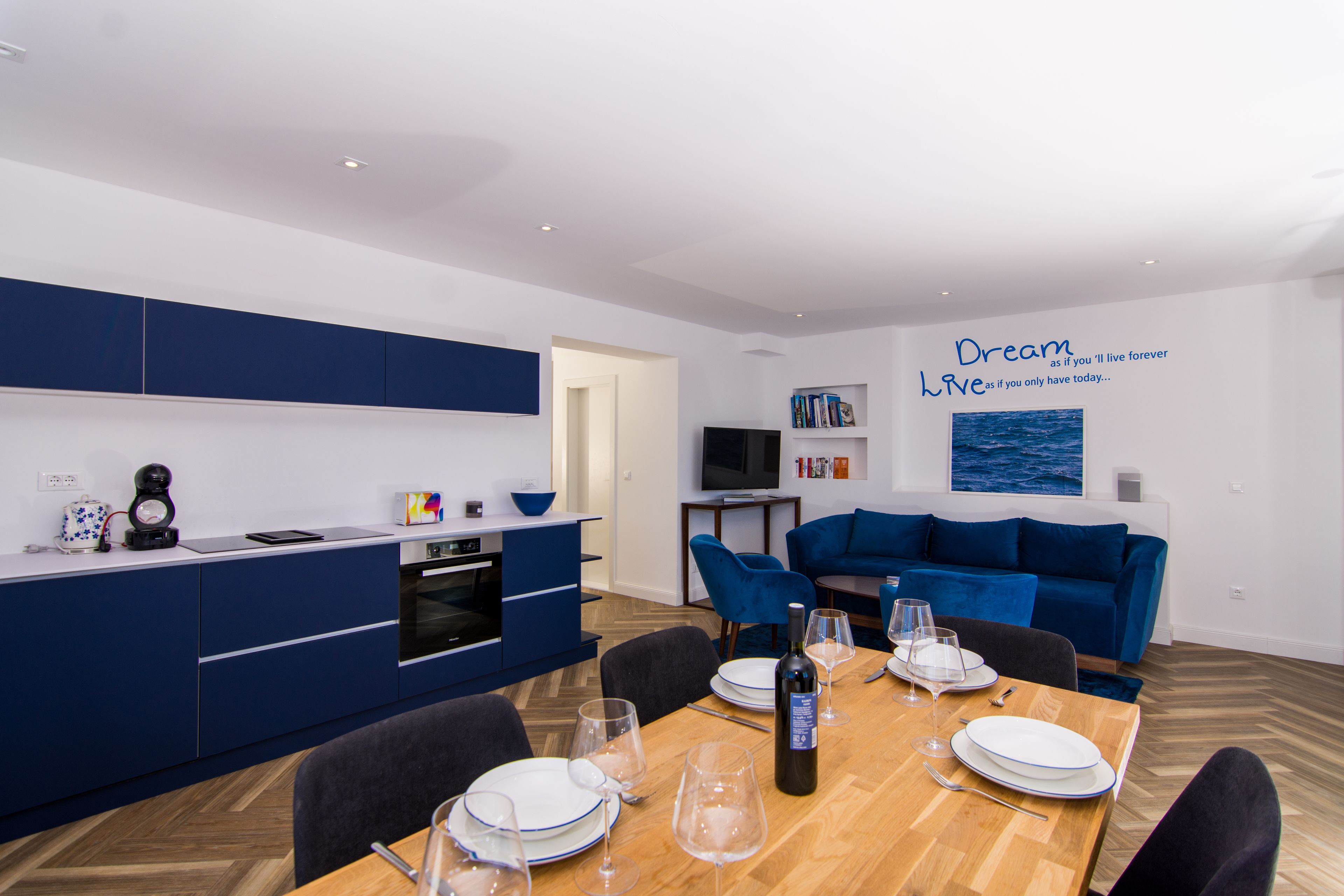 Deluxe Apartment, Sea View | Private kitchen | Full-sized fridge, microwave, oven, stovetop