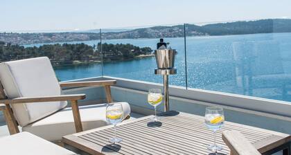 Seafront Luxury Apartments Fun