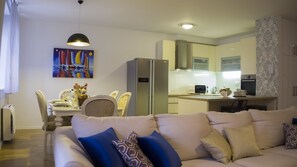 豪華別墅, 私人泳池 | 起居區 | 平面電視