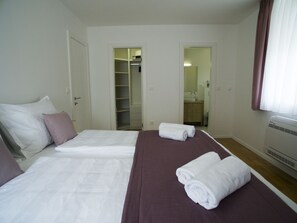 Exclusive Apartment, City View | In-room safe, individually furnished, desk, soundproofing - Presidential Suites Chica Cure (Split)