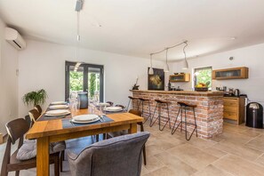 Dining - Holiday house RASOPASNO (Rasopasno)