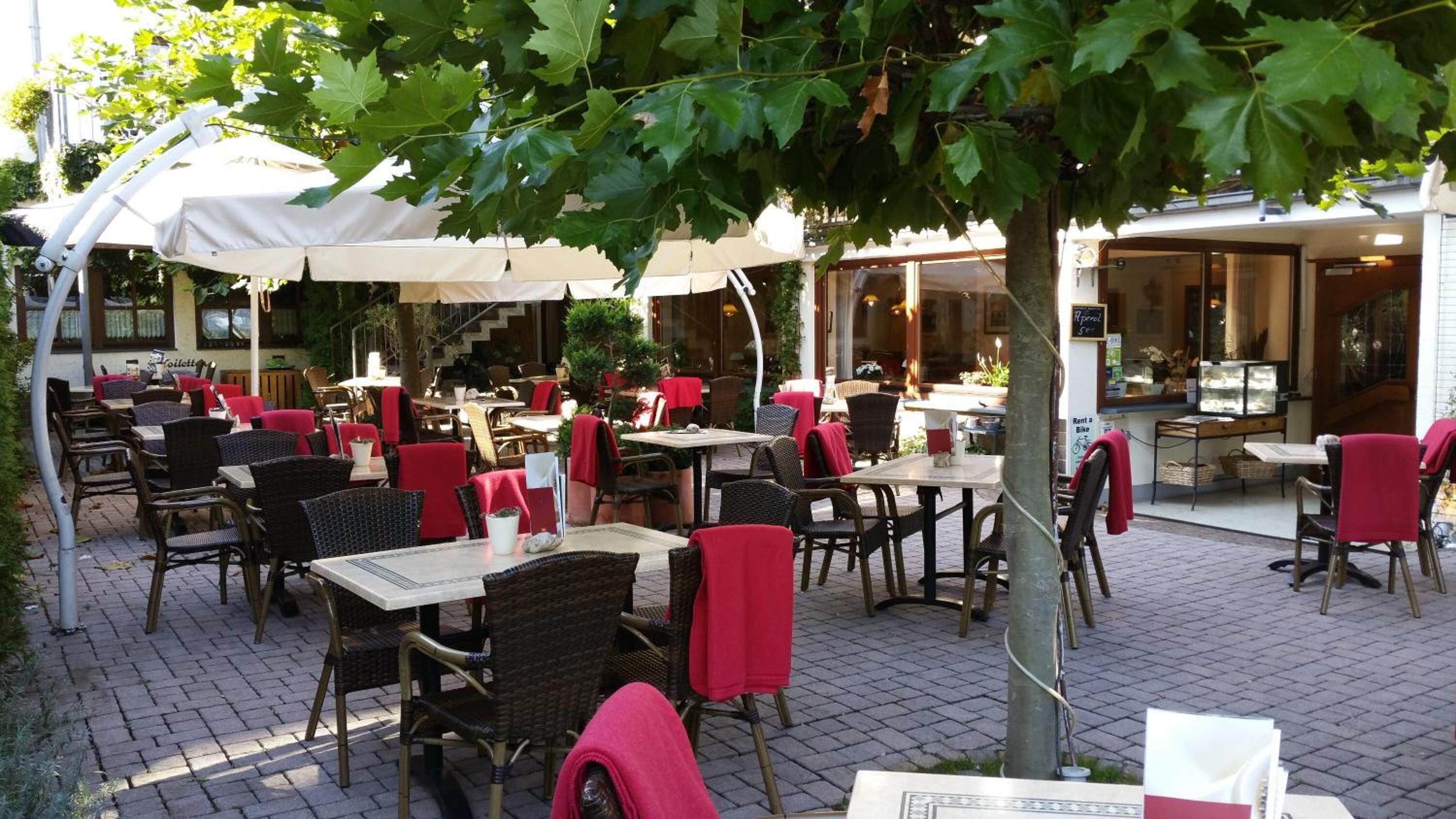 breakfast, lunch and dinner served