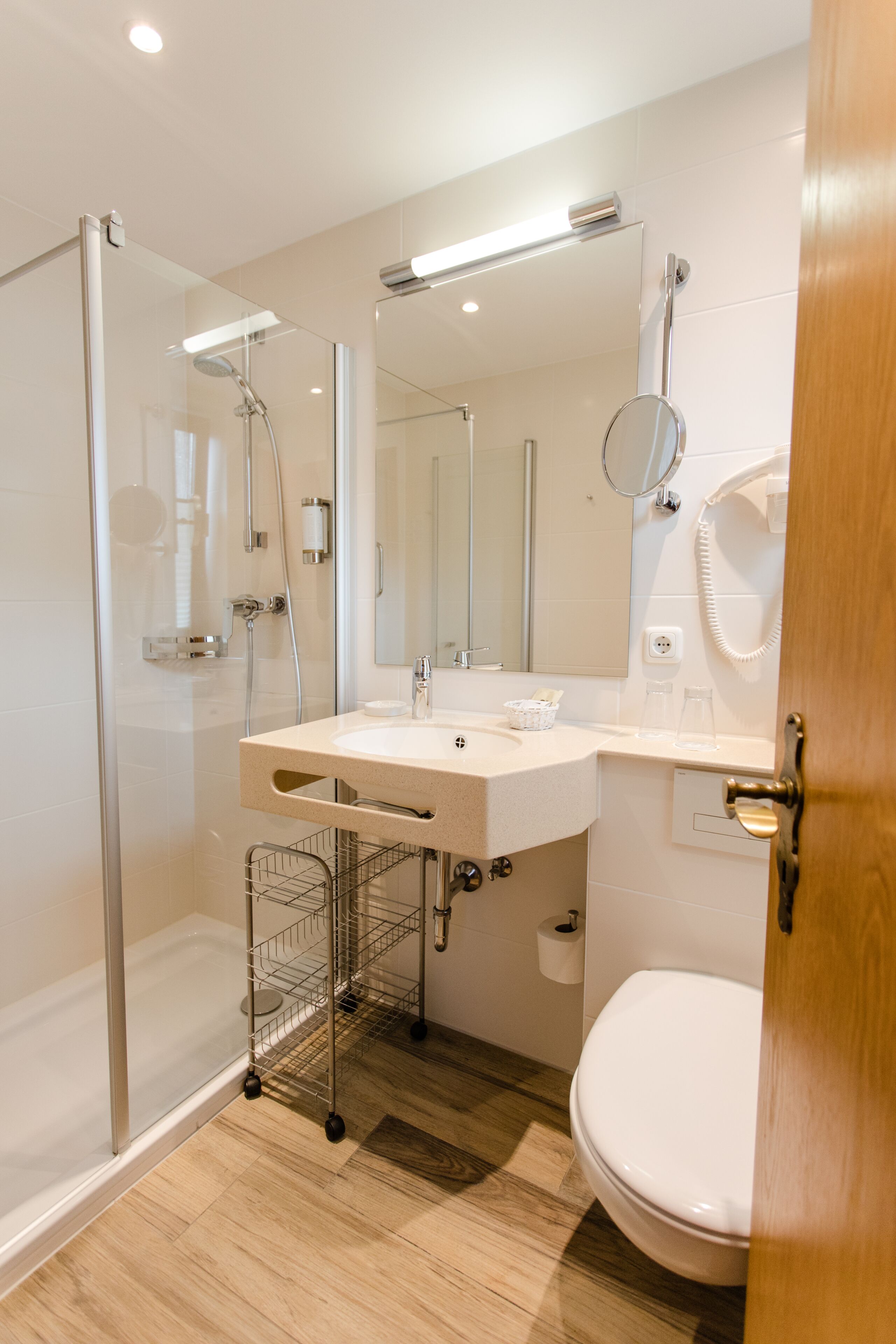 Shower, free toiletries, hair dryer, towels