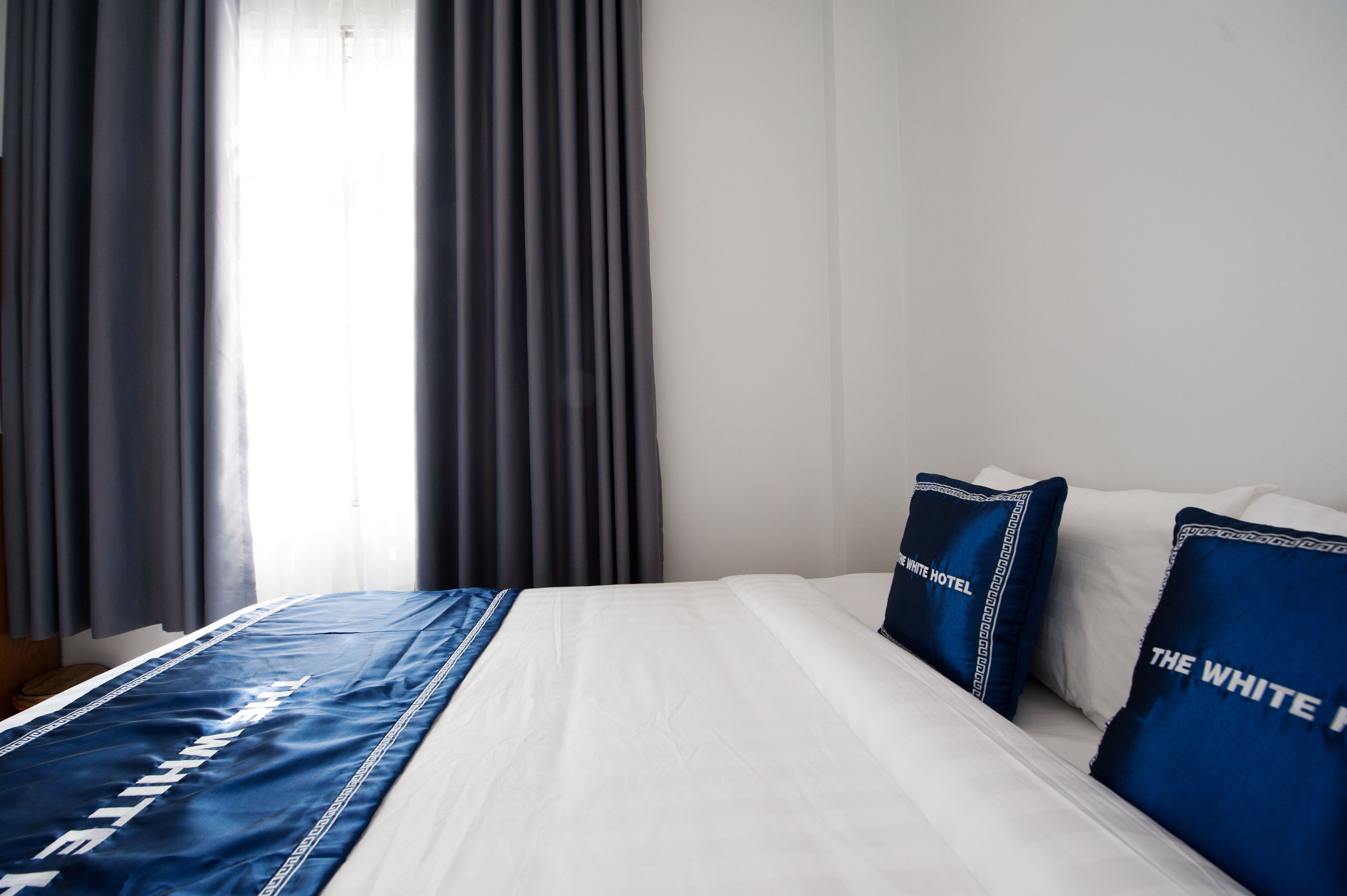 Deluxe Double Room | Peralatan tempat tidur hipoalergenik, bar mini 