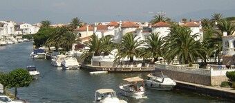T3 EMPURIABRAVA ON THE CANALS - SWIMMING POOL - PARKING
