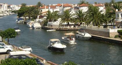 T3 EMPURIABRAVA ON THE CANALS - SWIMMING POOL - PARKING