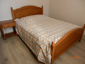 3 bedrooms, iron/ironing board, travel crib, free WiFi