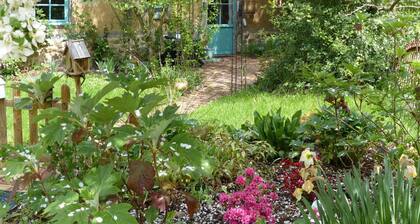 La Bergerie: Historic home with English garden, 2 bedrooms