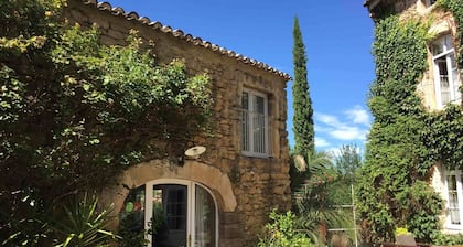 Les Aiguières en Provence