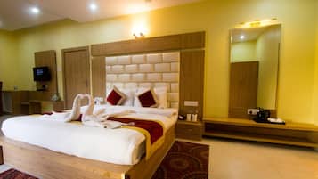 Suite | Seprai premium, brankas, kedap suara, dan setrika/meja setrika
