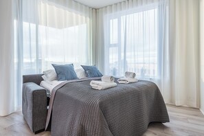 高級公寓, 2 間臥室, 2 間浴室 | 客廳 | 平面電視、加熱地板