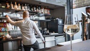 Bar (on property) - Harrys Home Salzburg (Salzburg)