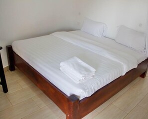 스탠다드룸 | 고급 침구, 책상, 무료 WiFi, 침대 시트