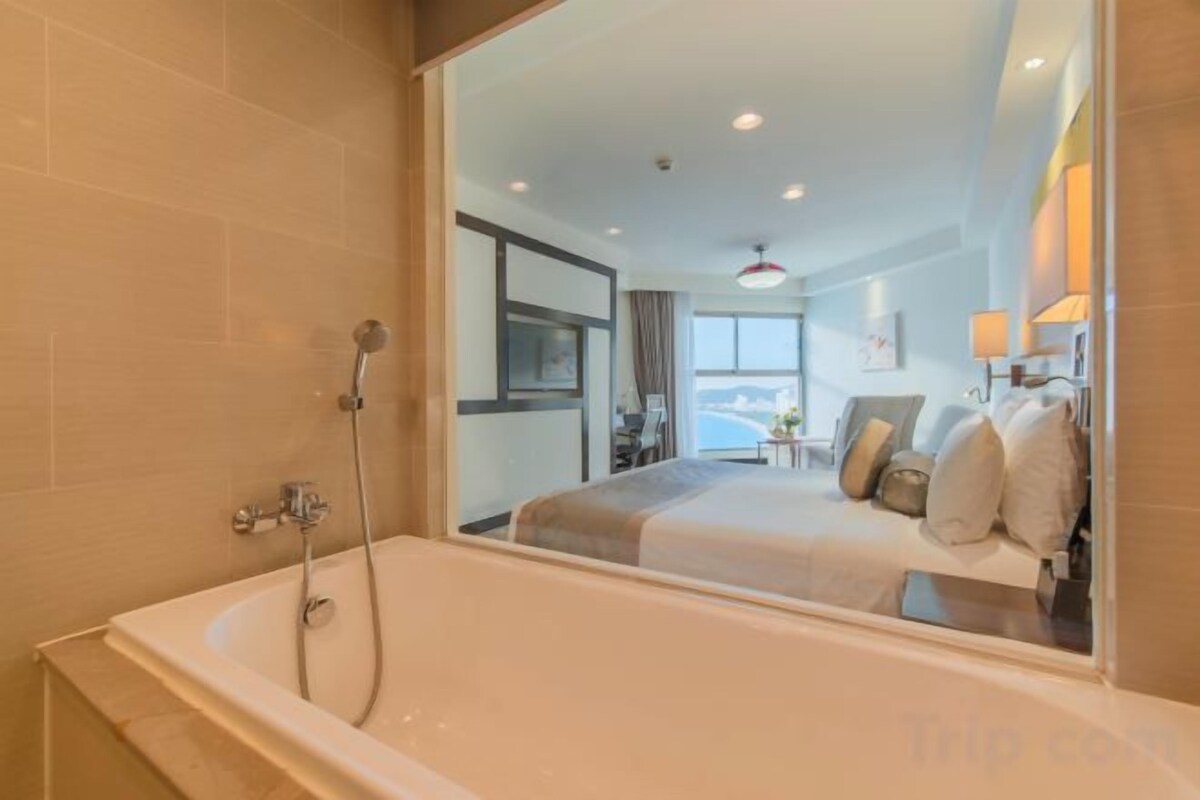 Deluxe Room with City View