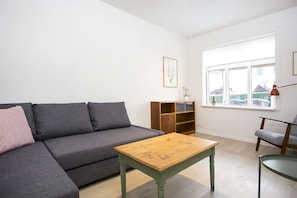 Departamento, 2 habitaciones, cocina, planta baja | Área de sala de estar | Smart TV y Netflix 